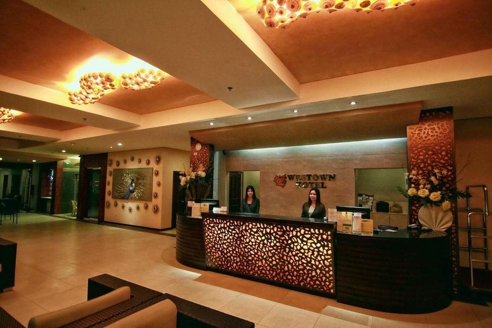 Mo2 Westown Hotel Iloilo Экстерьер фото