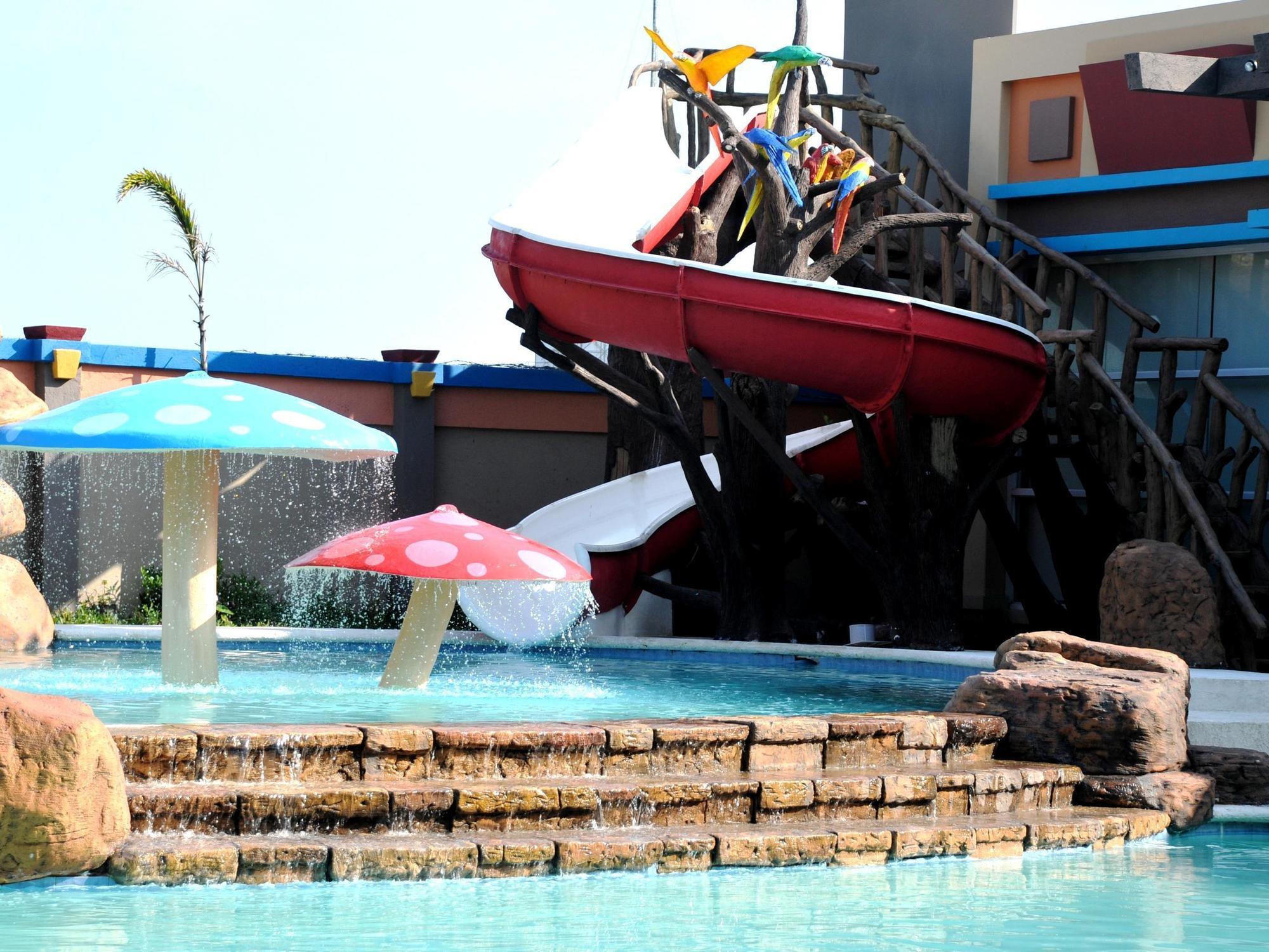 Mo2 Westown Hotel Iloilo Экстерьер фото