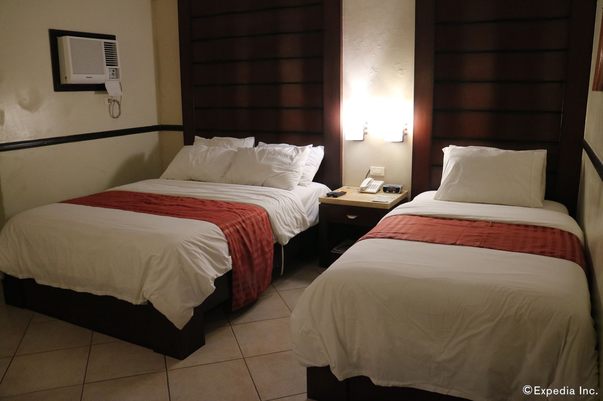 Mo2 Westown Hotel Iloilo Экстерьер фото