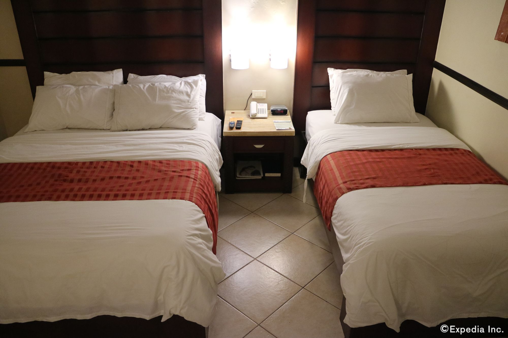 Mo2 Westown Hotel Iloilo Экстерьер фото