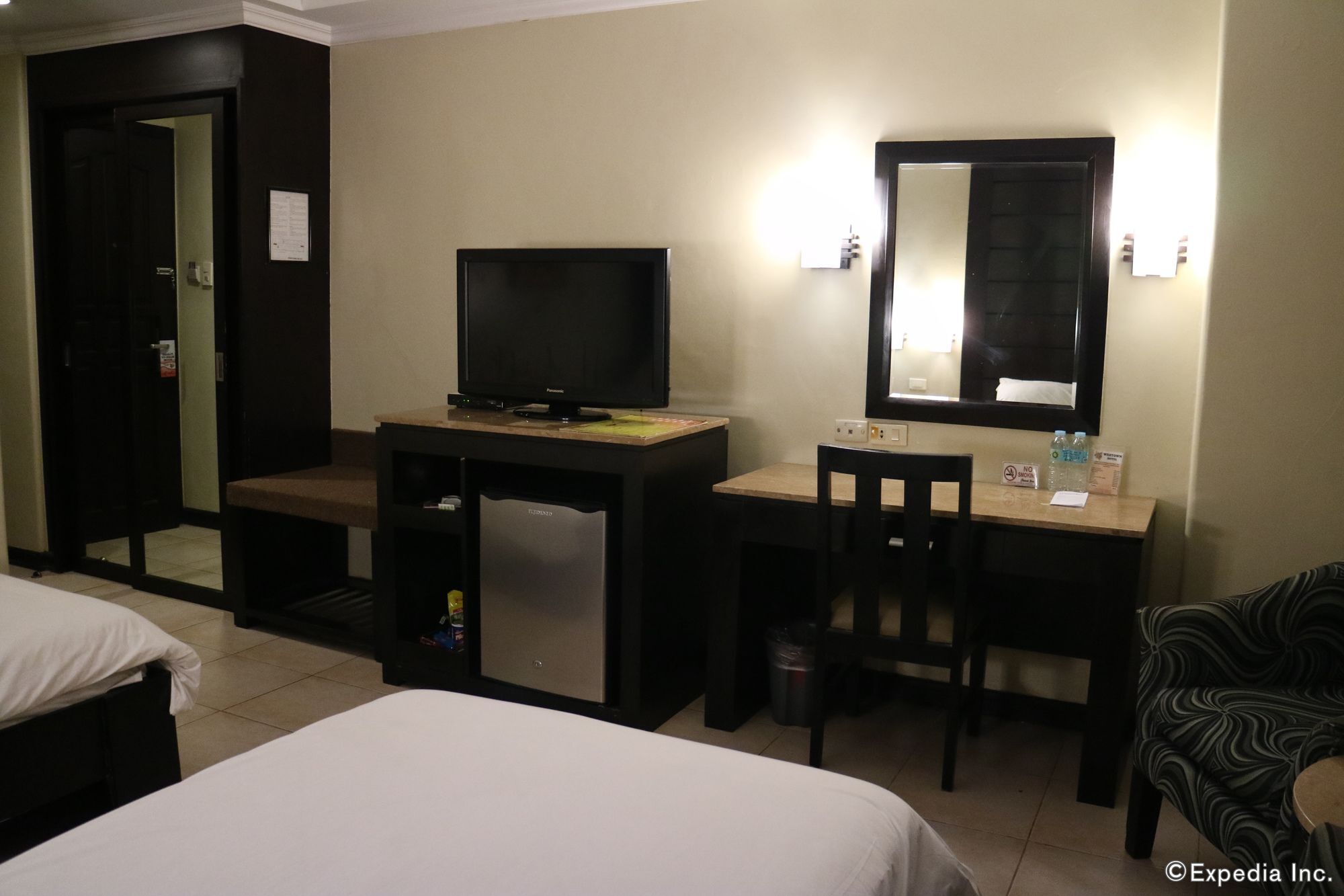Mo2 Westown Hotel Iloilo Экстерьер фото