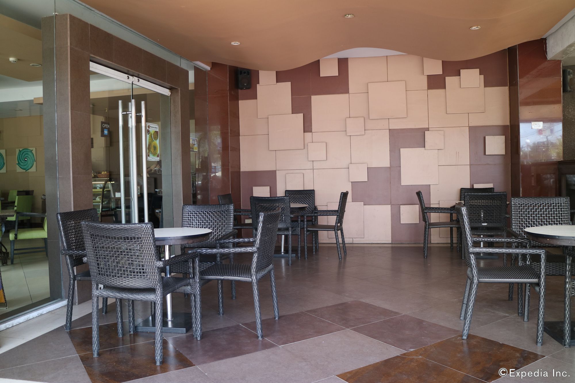 Mo2 Westown Hotel Iloilo Экстерьер фото